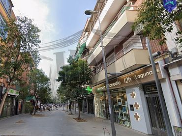 Piso en venta en Calle de la Laguna 50