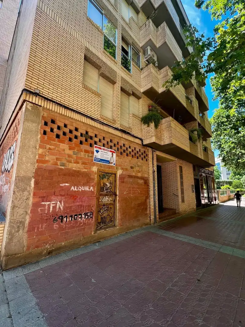 Local comercial en venda a Calle Calle Jorge Guillén, imagen 9
