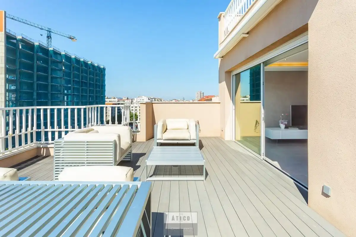 Terrasse von Dachboden zum Verkauf in Barcelona mit Klimaanlage, Heizung und Terrasse