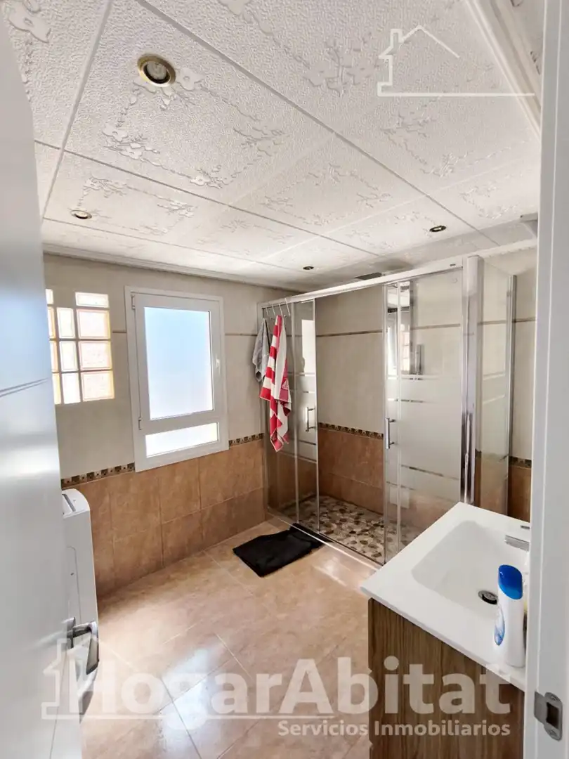 Baño de Piso en venta en Alginet con Terraza