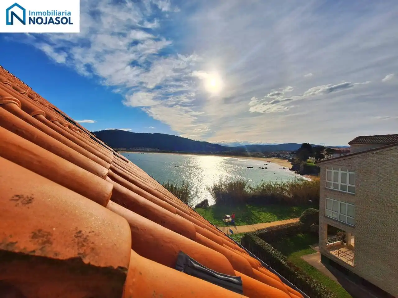 Vista exterior de Dúplex de lloguer en Noja amb Calefacció, Terrassa i Moblat