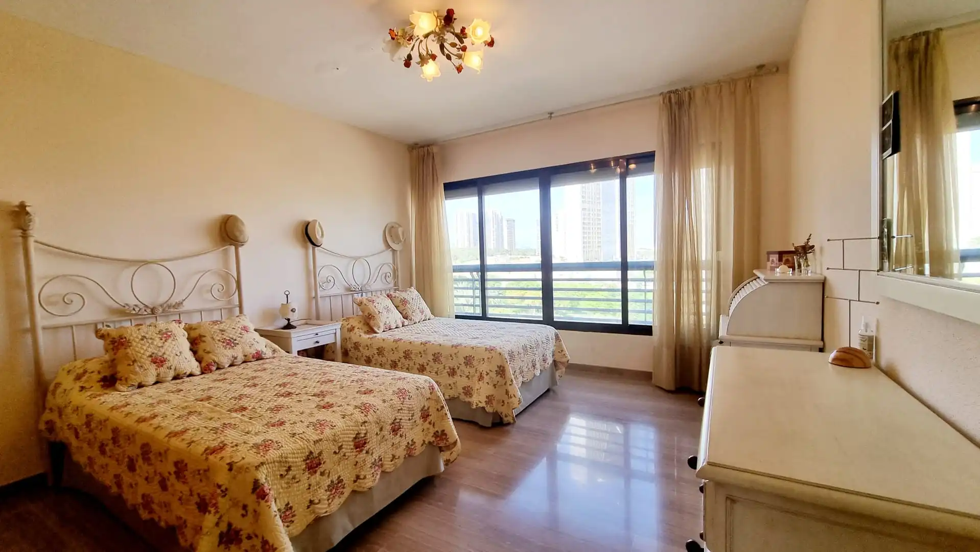 Habitación de Ático en venta en Benidorm con Aire acondicionado, Jardín privado y Terraza