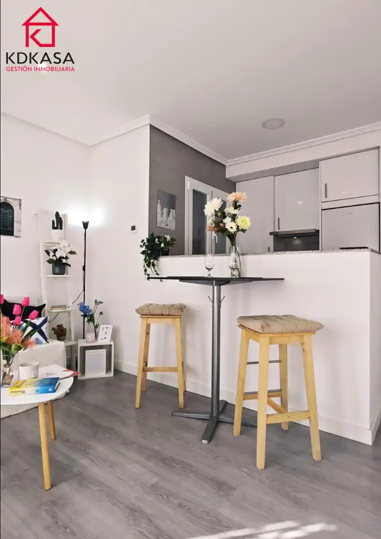Comedor de Piso en venta en Madrid con Calefacción, Horno y Lavadora