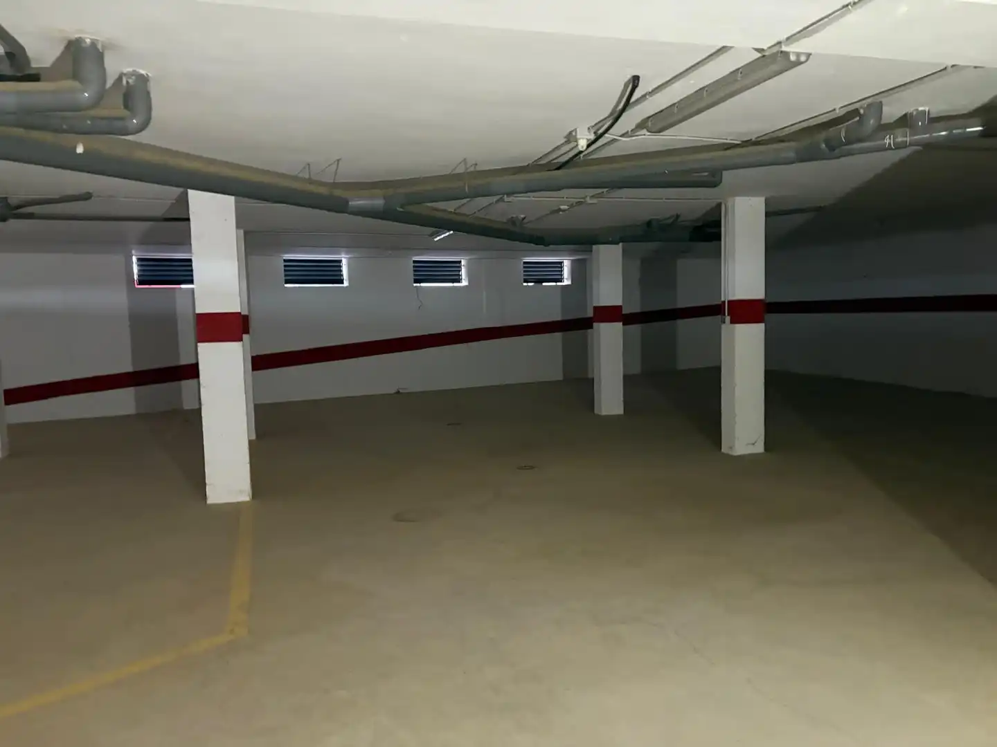 Parkplatz von Gebäude zum Verkauf in Jimena