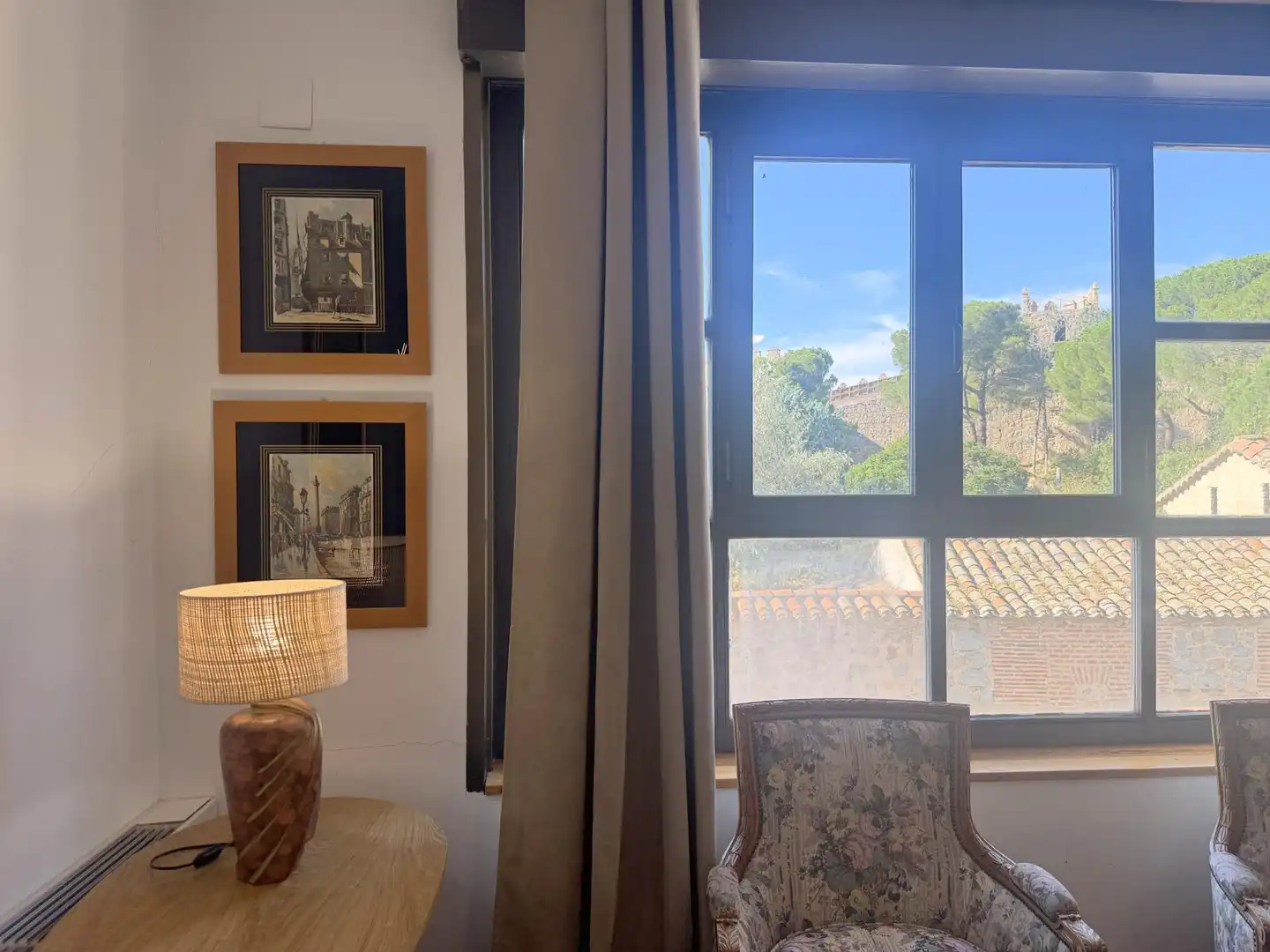 Dormitori de Casa o xalet en venda en Ávila amb Calefacció i Moblat