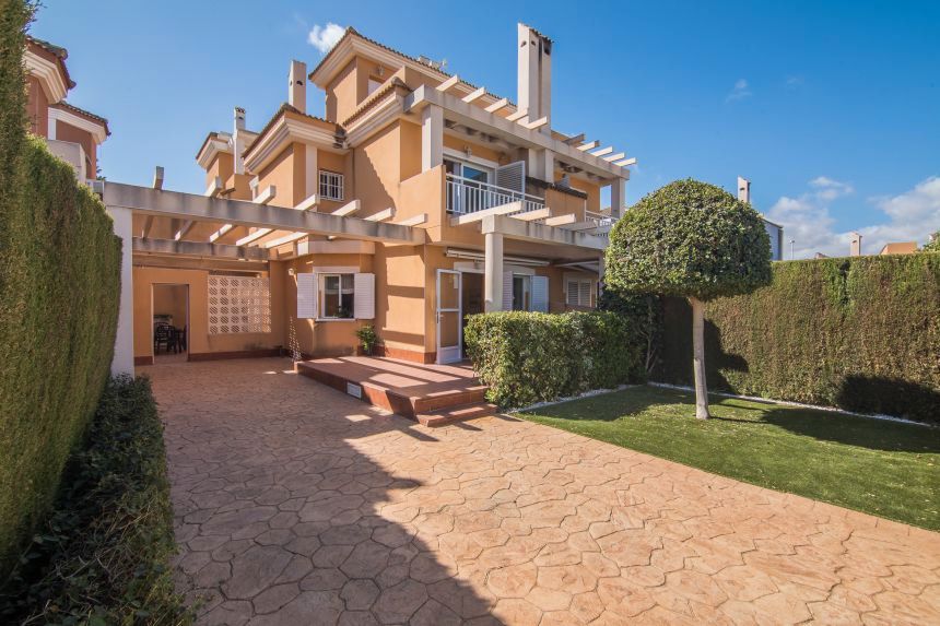 Jardín de Casa adosada en venta en Santa Pola con Terraza, Amueblado y Piscina comunitaria