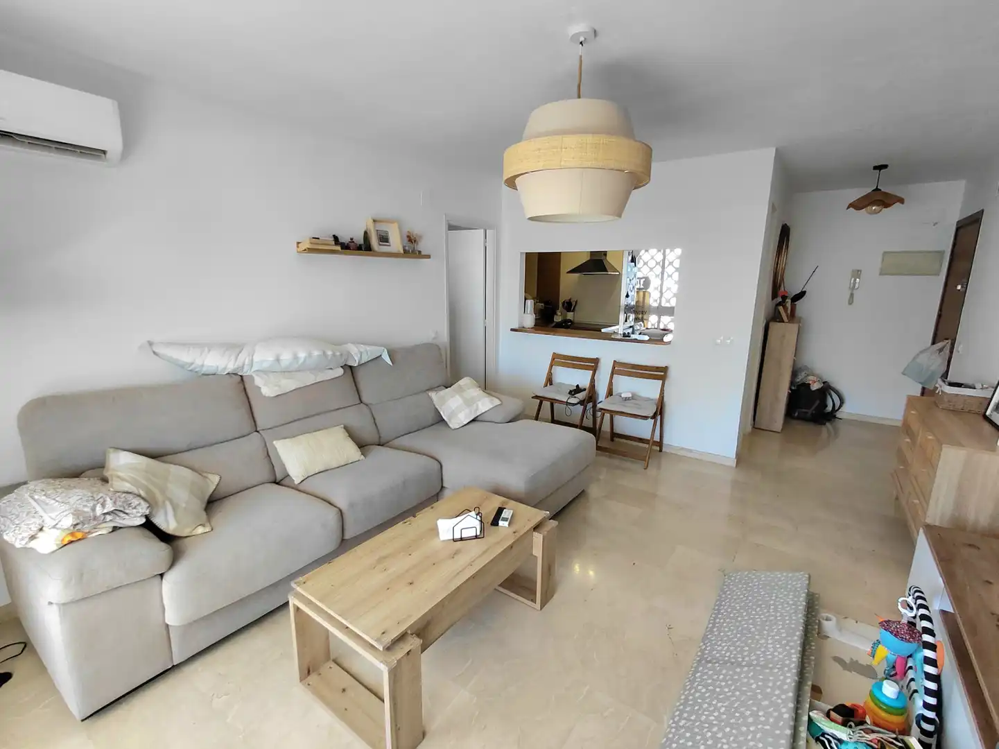 Sala de estar de Ático en venta en Benalmádena con Aire acondicionado, Terraza y Horno