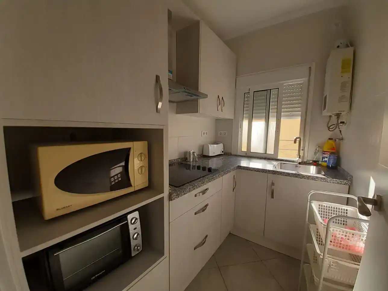 Cocina de Piso de alquiler en Sevilla con Aire acondicionado, Amueblado y Balcón