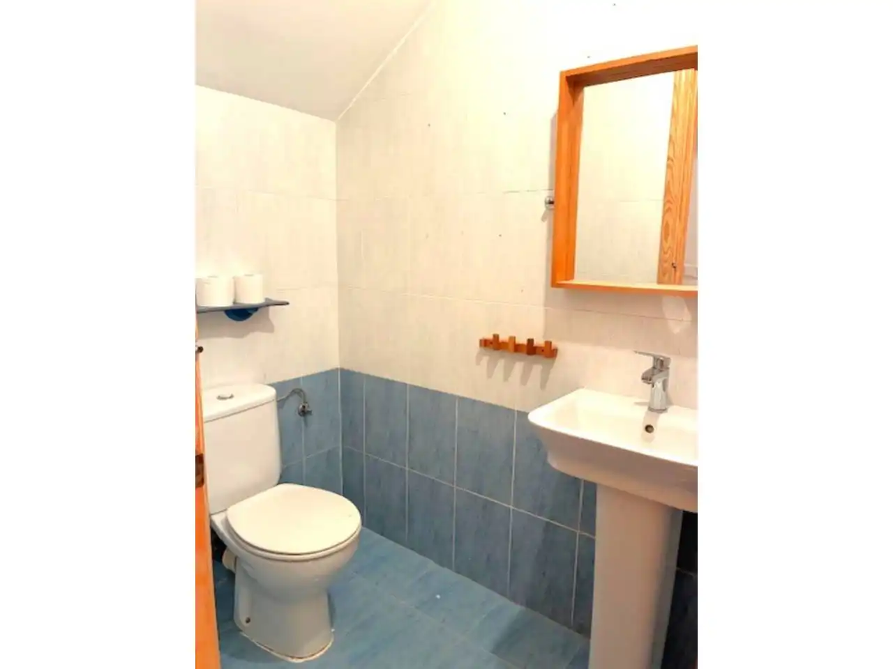 Baño de Casa o chalet de alquiler en El Espinar con Calefacción, Terraza y Alarma