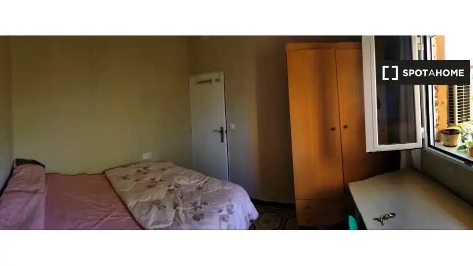 Habitación de Piso para compartir en Sevilla con Aire acondicionado, Calefacción y Amueblado