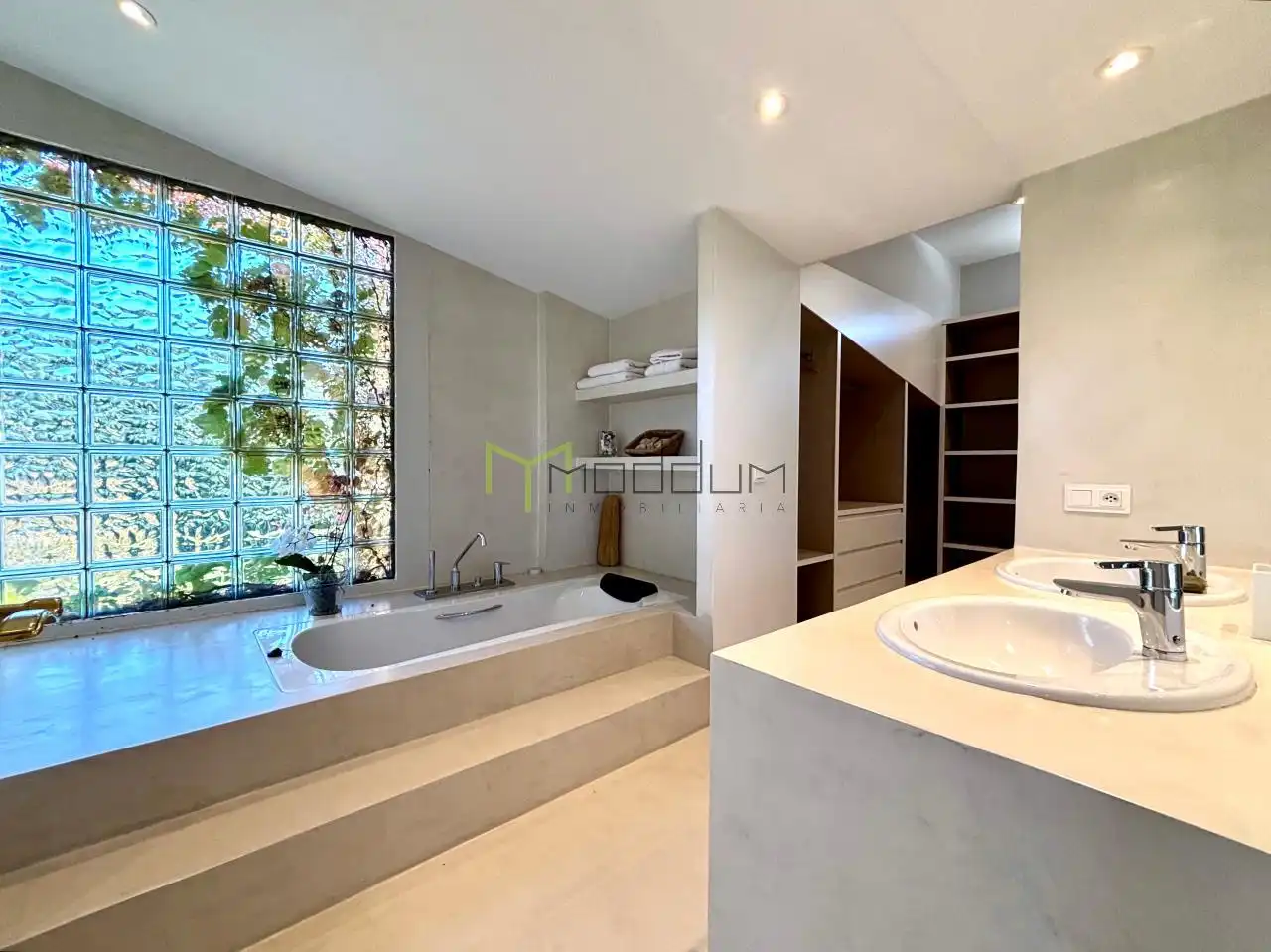 Badezimmer von Haus oder Chalet zum Verkauf in Ames mit Heizung, Privatgarten und Terrasse