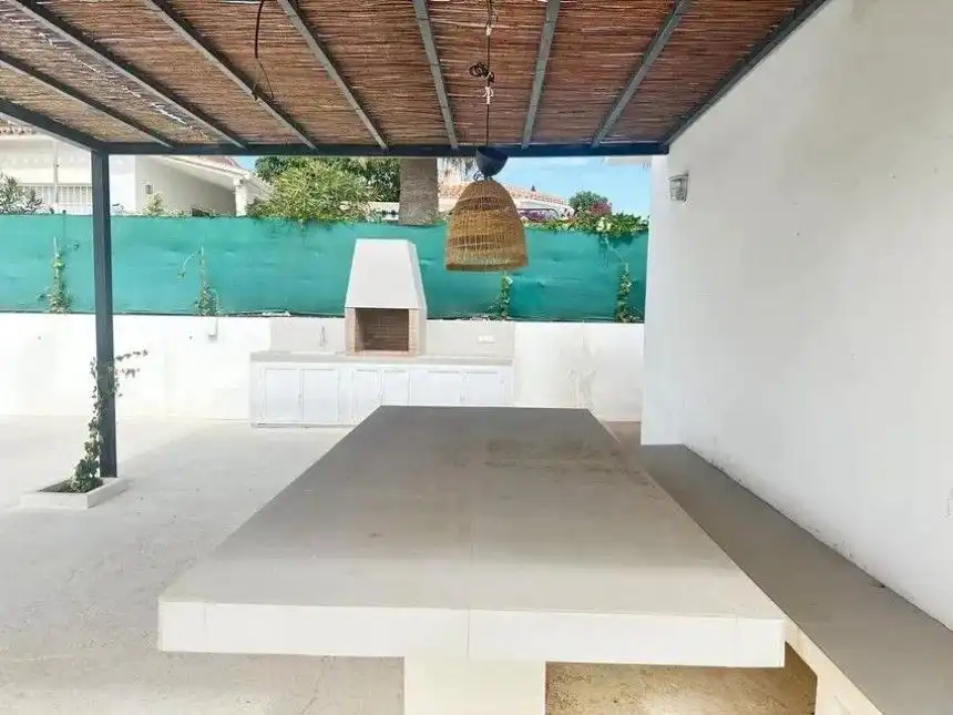 Terrassa de Casa o xalet en venda en Vélez-Málaga amb Aire condicionat, Calefacció i Jardí privat