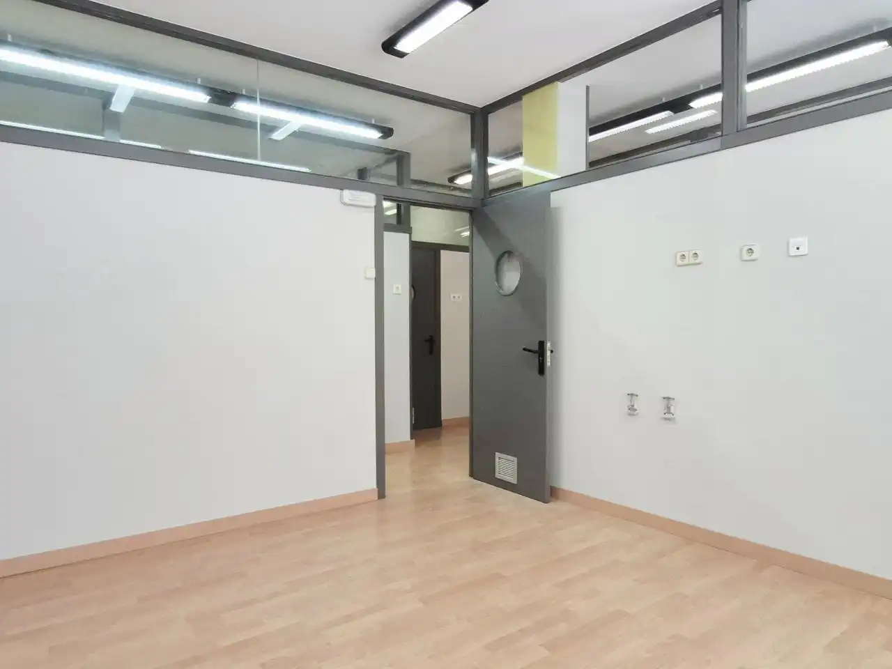 Erdgeschoss zum Verkauf in Terrassa mit Klimaanlage, Heizung und Parkett