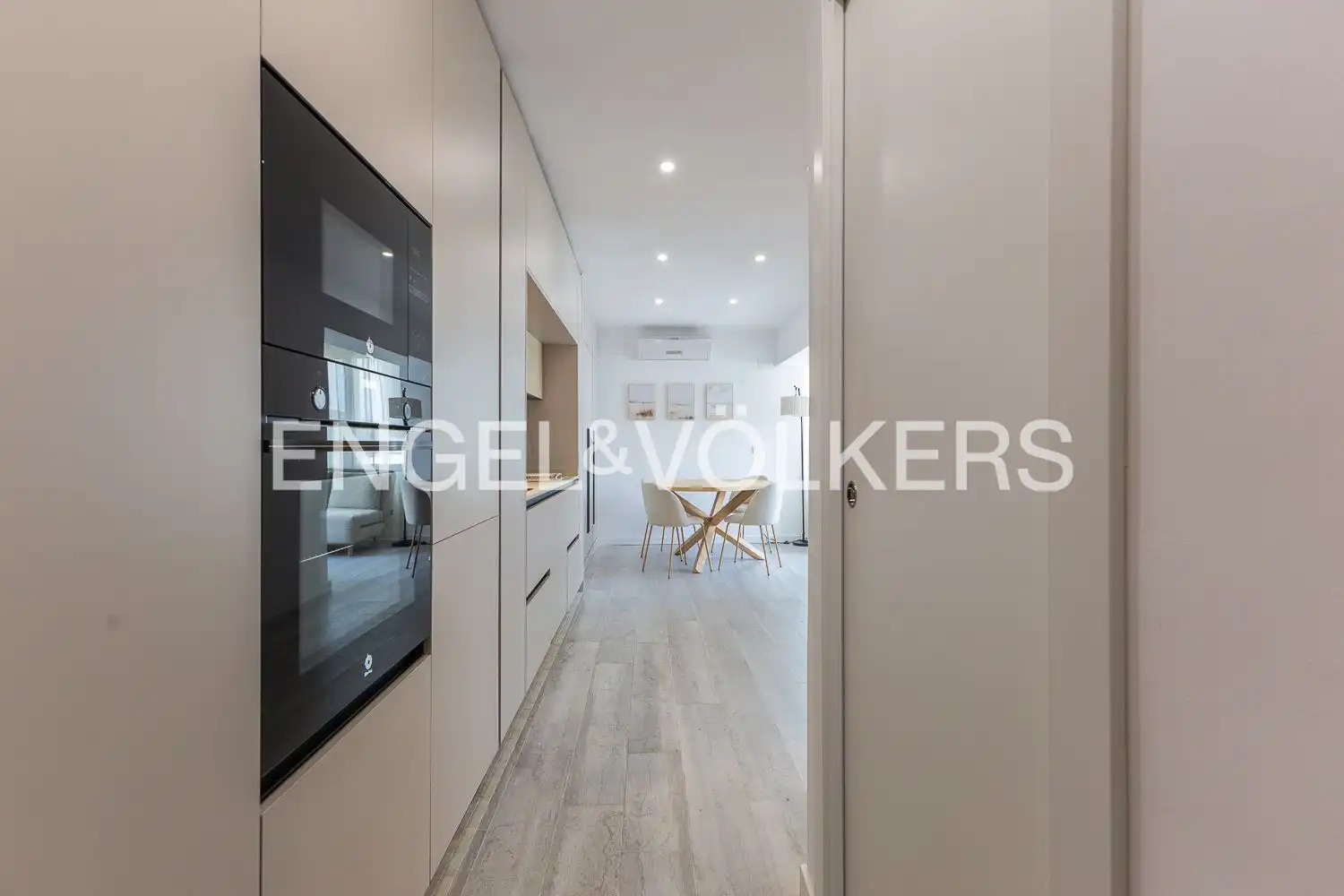 Cuina de Apartament de lloguer en Dénia amb Aire condicionat, Calefacció i Terrassa