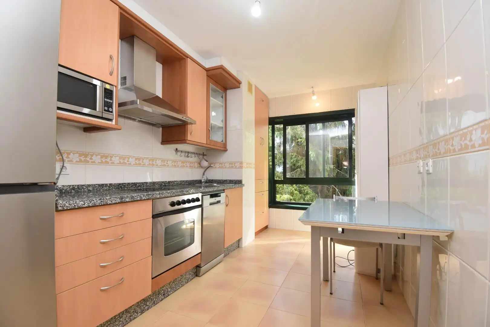 Küche von Wohnung zur Miete in Cambre  mit Heizung