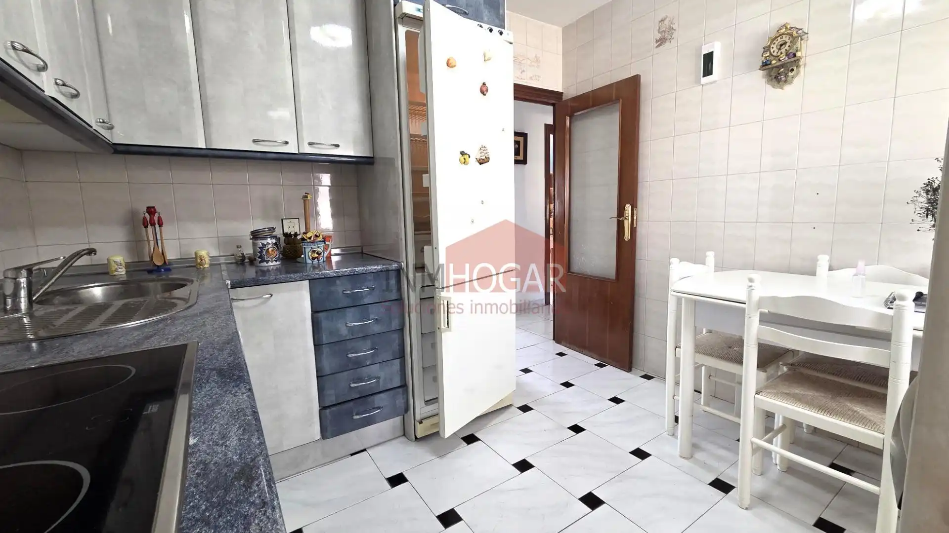 Cocina de Piso en venta en Ávila con Calefacción, Terraza y Amueblado