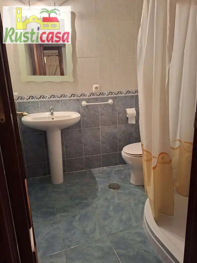 Badezimmer von Wohnung zum Verkauf in Bailén mit Klimaanlage, Möbliert und Balkon