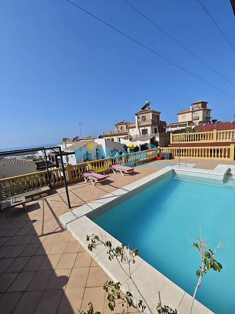 Piscina de Casa o chalet en venta en Torrox con Aire acondicionado, Calefacción y Terraza