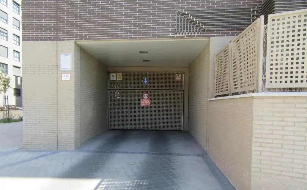 Parkplatz von Garage zum Verkauf in Madrid