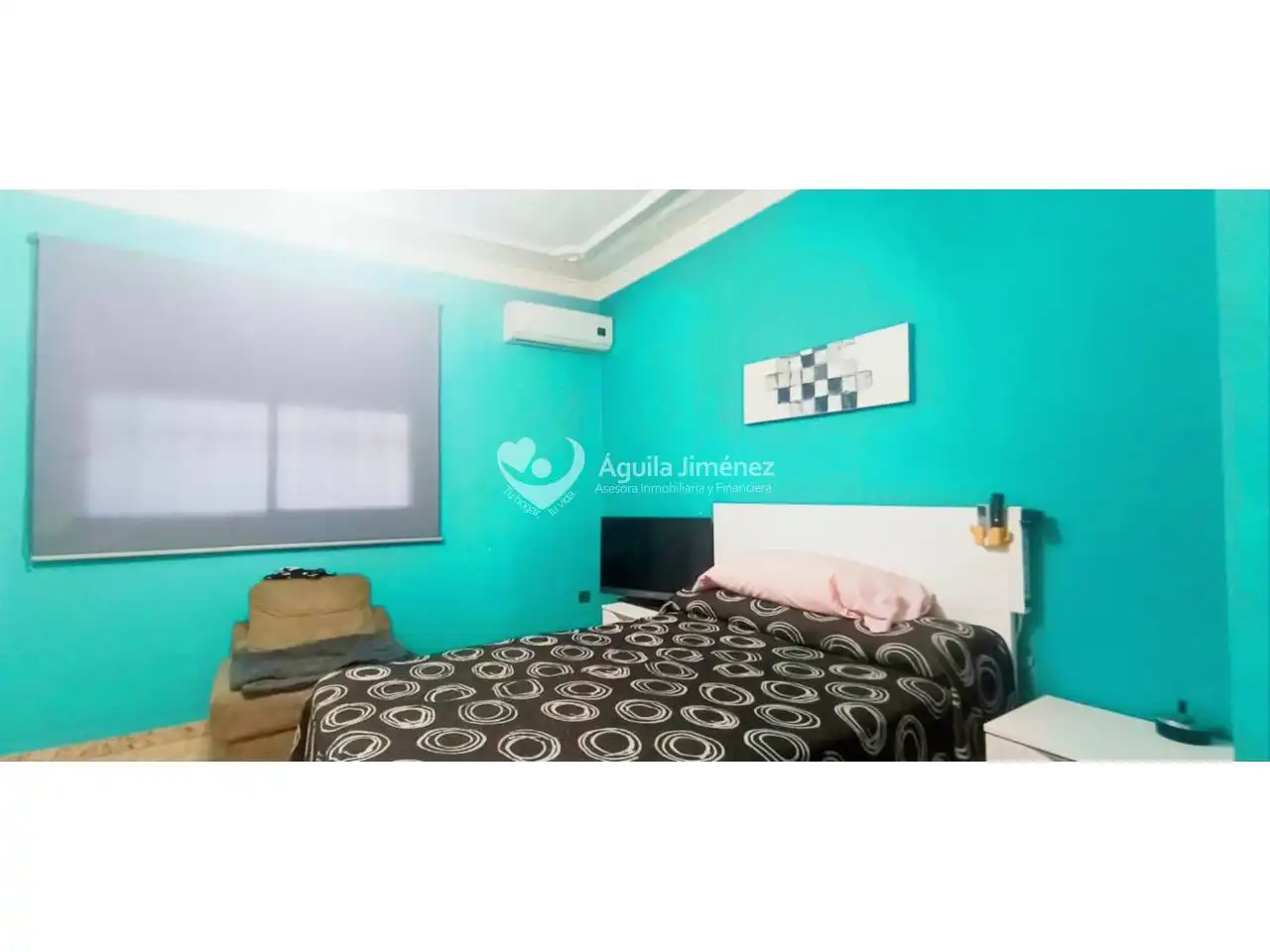Habitación de Casa adosada en venta en Alcalá de Guadaira con Aire acondicionado, Calefacción y Jardín privado