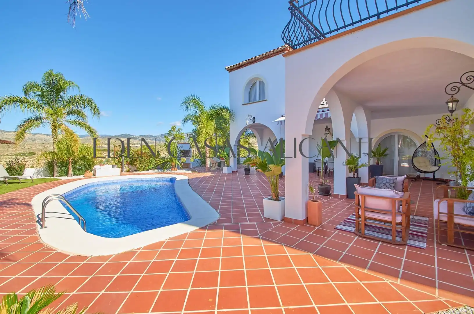 Detached house with pool for sale in Calle Carrasqueta, imagen 6