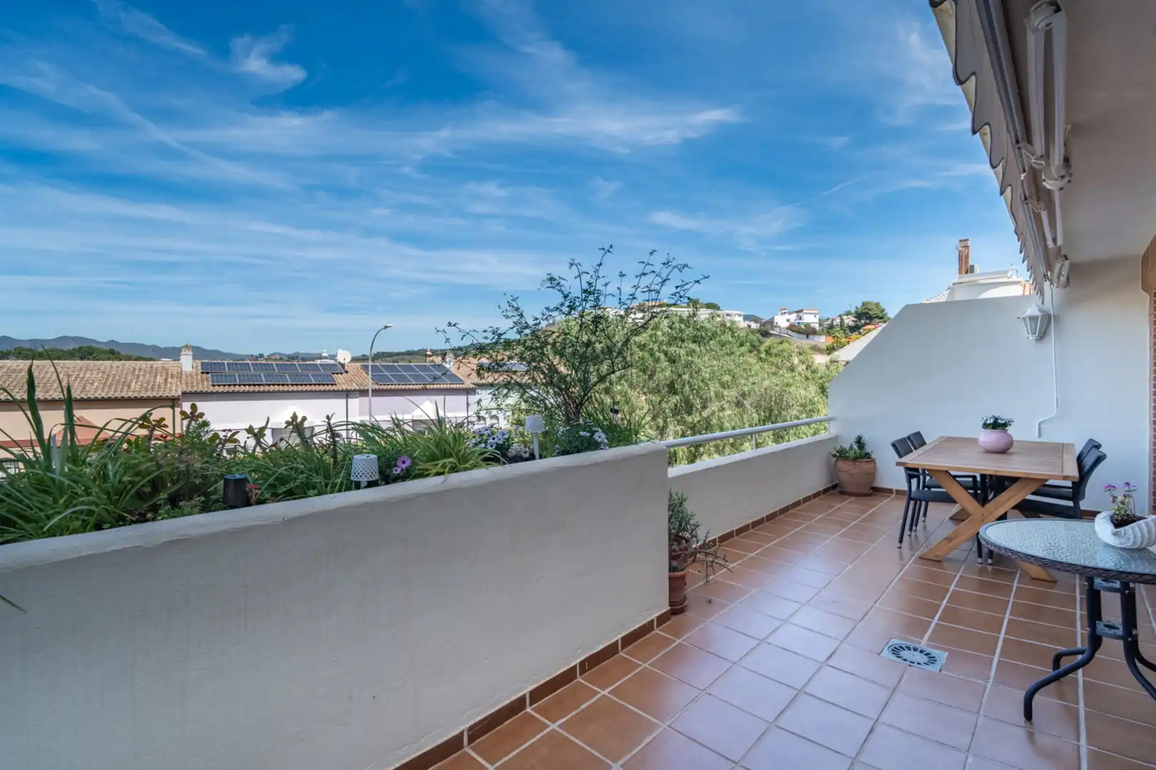 Terrassa de Casa adosada en venda en Málaga amb Aire condicionat, Traster i Piscina