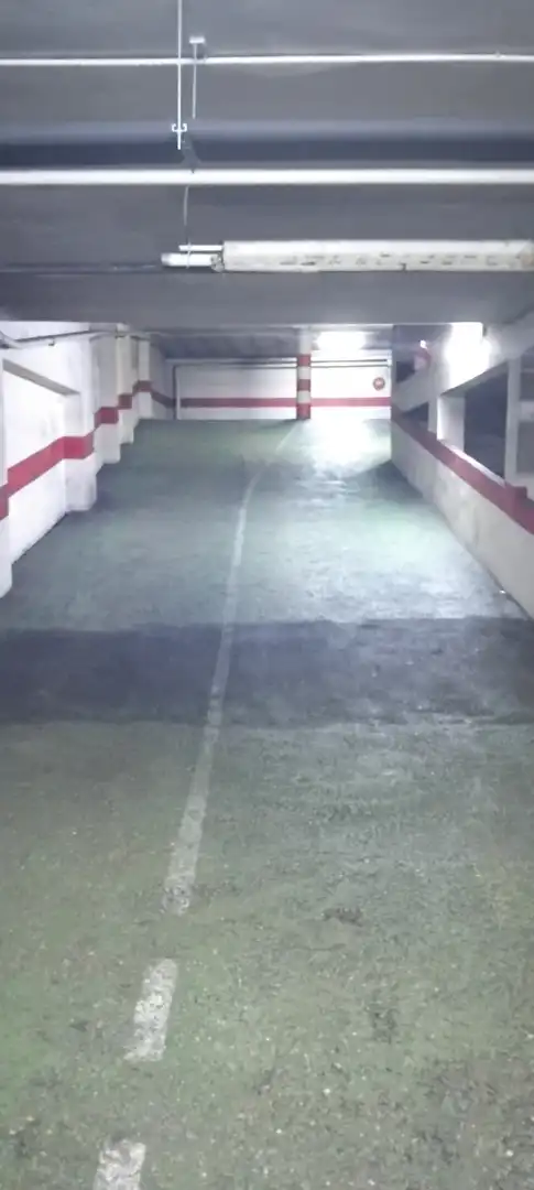 Garage zur Miete in Zaragoza