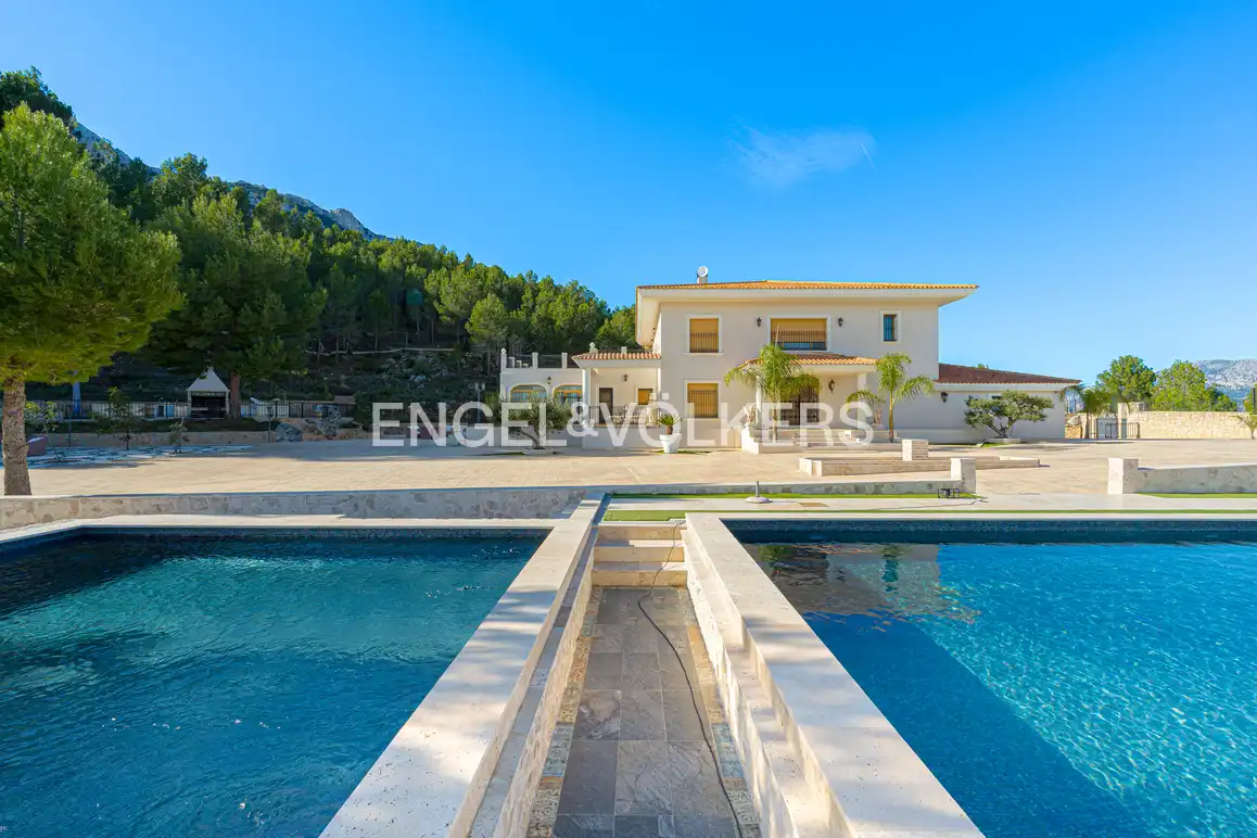 Exterior view of Houses for sale in El Castell de Guadalest  with Private garden, Swimming Pool and Jacuzzi