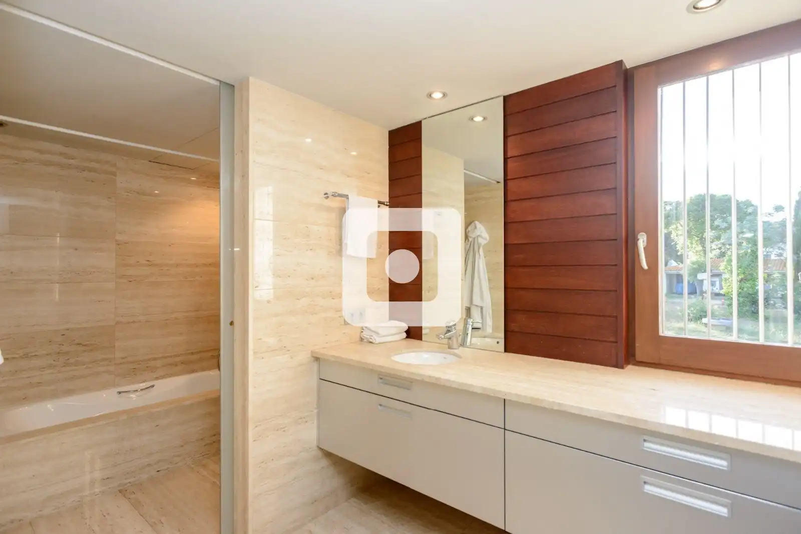 Baño de Casa o chalet en venta en Figueres con Aire acondicionado, Calefacción y Piscina
