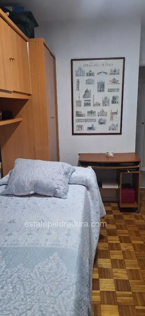 Schlafzimmer von Wohnung zum Verkauf in Santiago de Compostela  mit Terrasse, Abstellraum und Möbliert