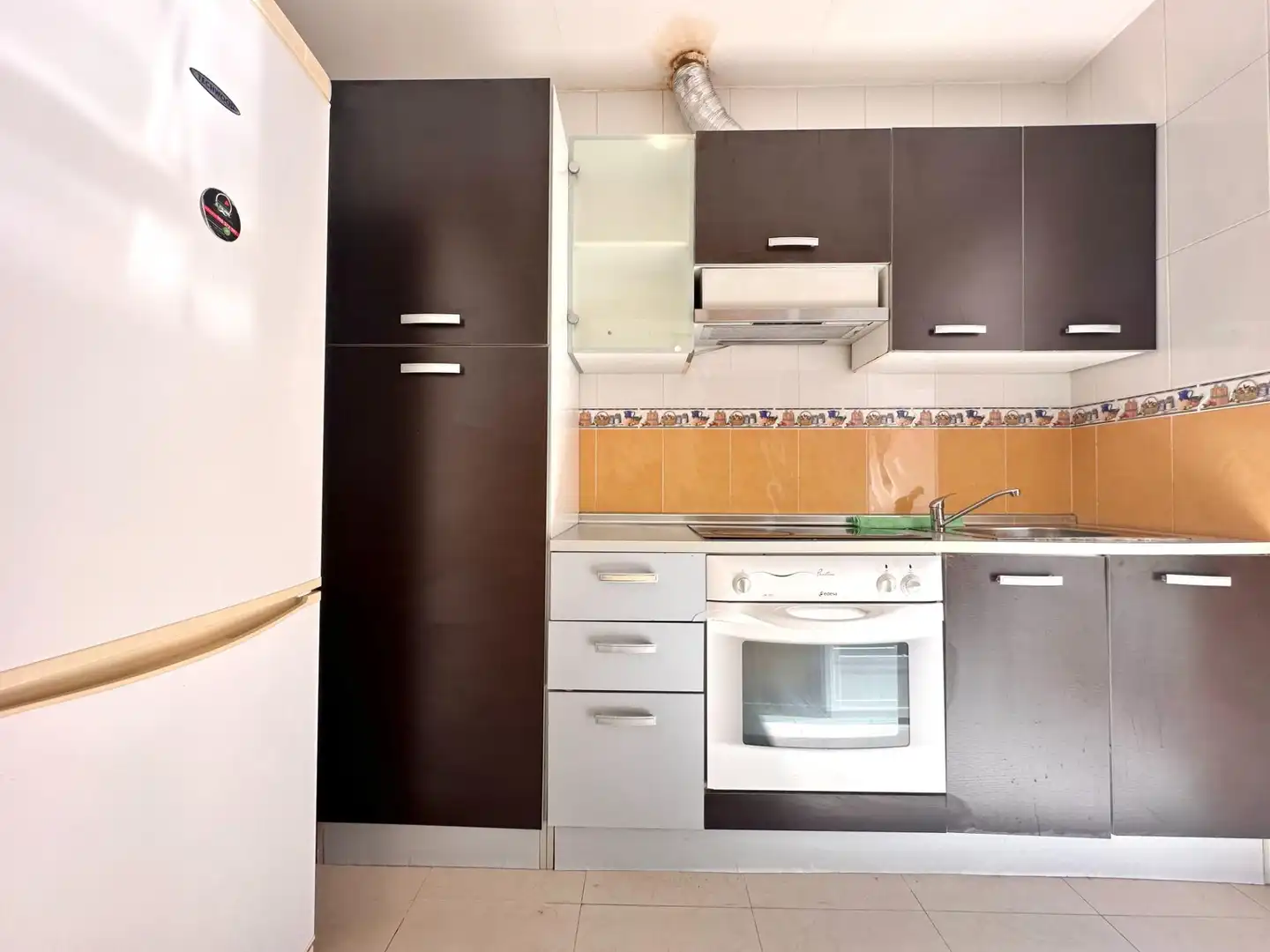 Flat for sale in Calle Calle Pamplona, Avda. De los Ogíjares