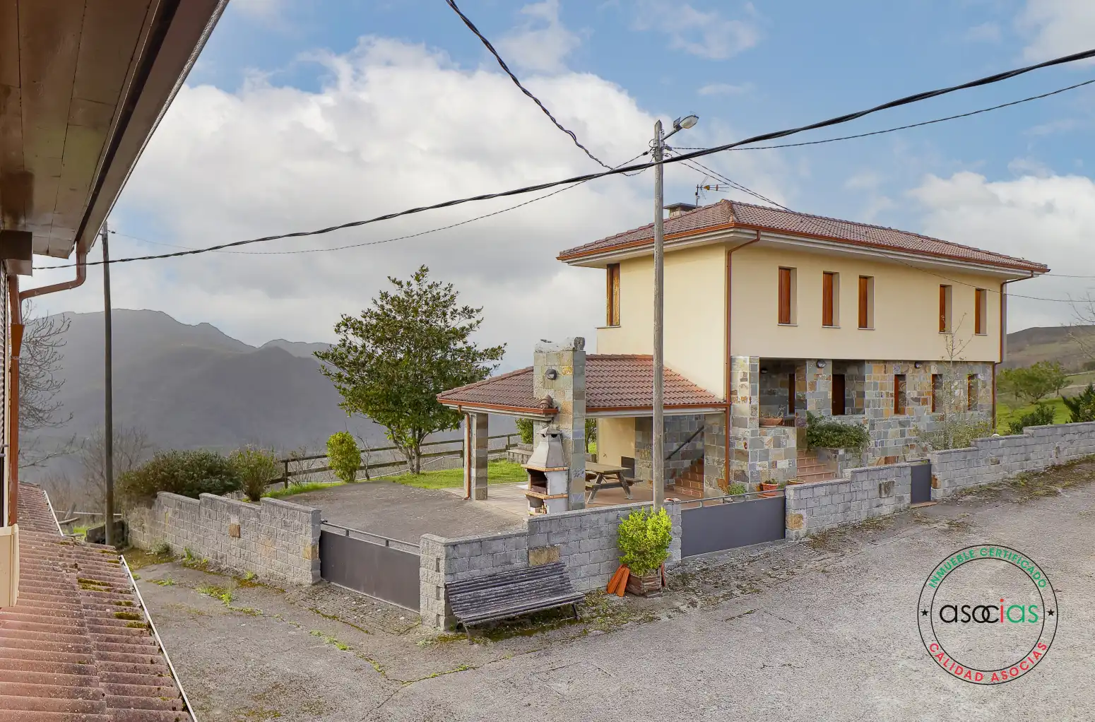 Vista exterior de Casa o chalet en venta en Parres con Calefacción y Terraza