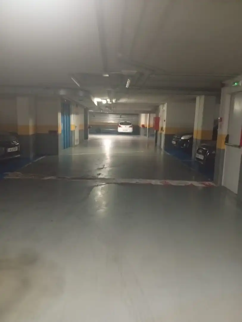Parking of Garage for rent in Santander