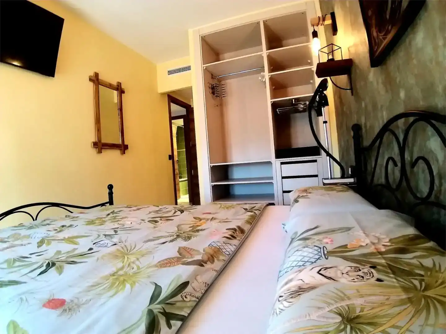Dormitori de Apartament de lloguer en Alboraya amb Aire condicionat, Parquet i Moblat