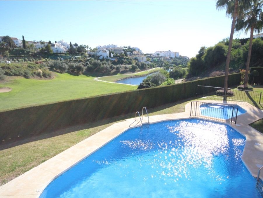 Jardí de Planta baixa en venda en Mijas amb Aire condicionat, Terrassa i Piscina