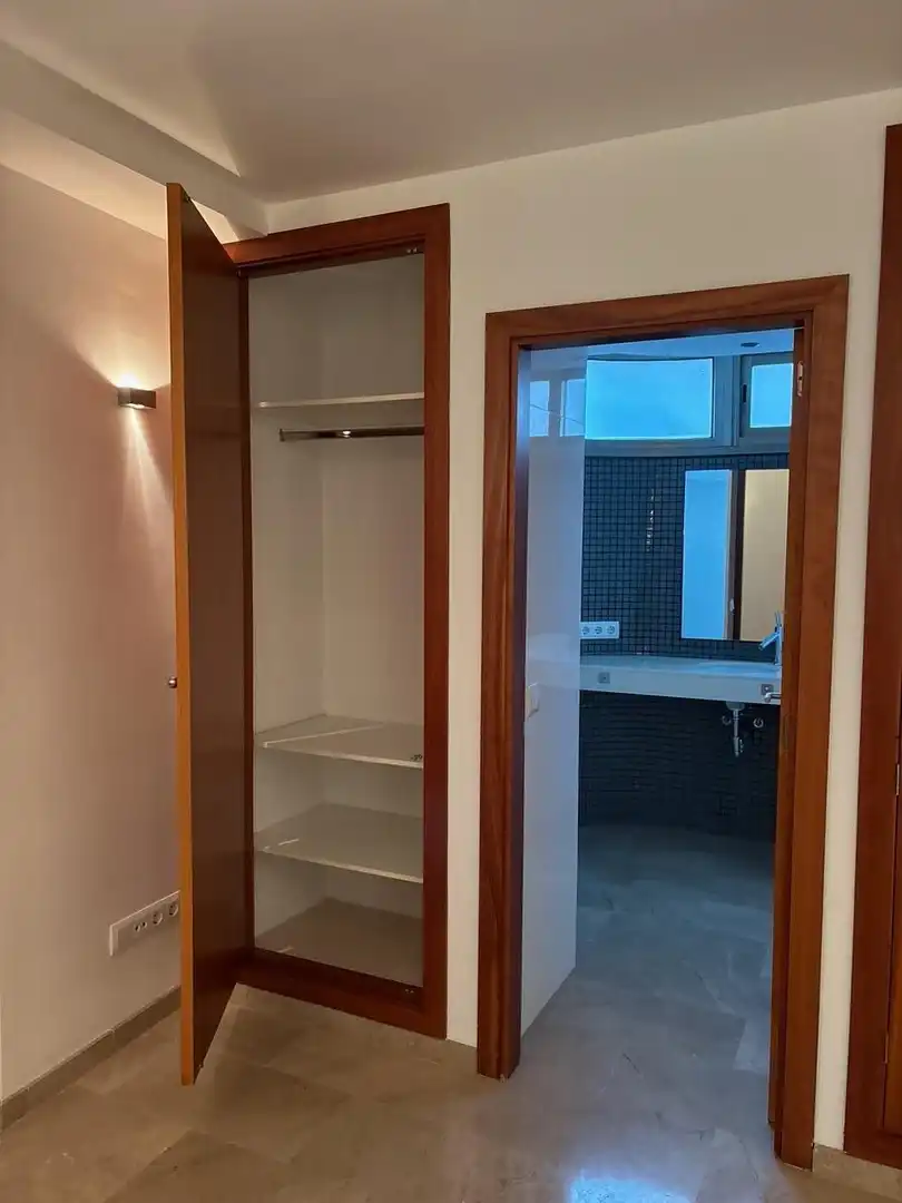 Baño de Apartamento de alquiler en  Palma de Mallorca con Aire acondicionado, Calefacción y Piscina comunitaria