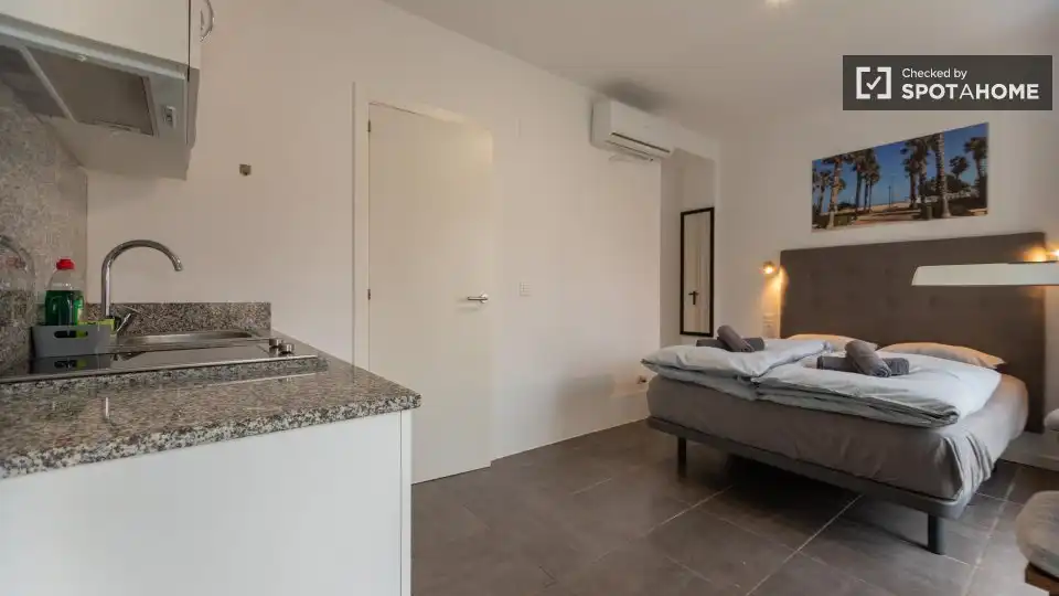 Flat with terrace to rent in Benicalap, imagen 3