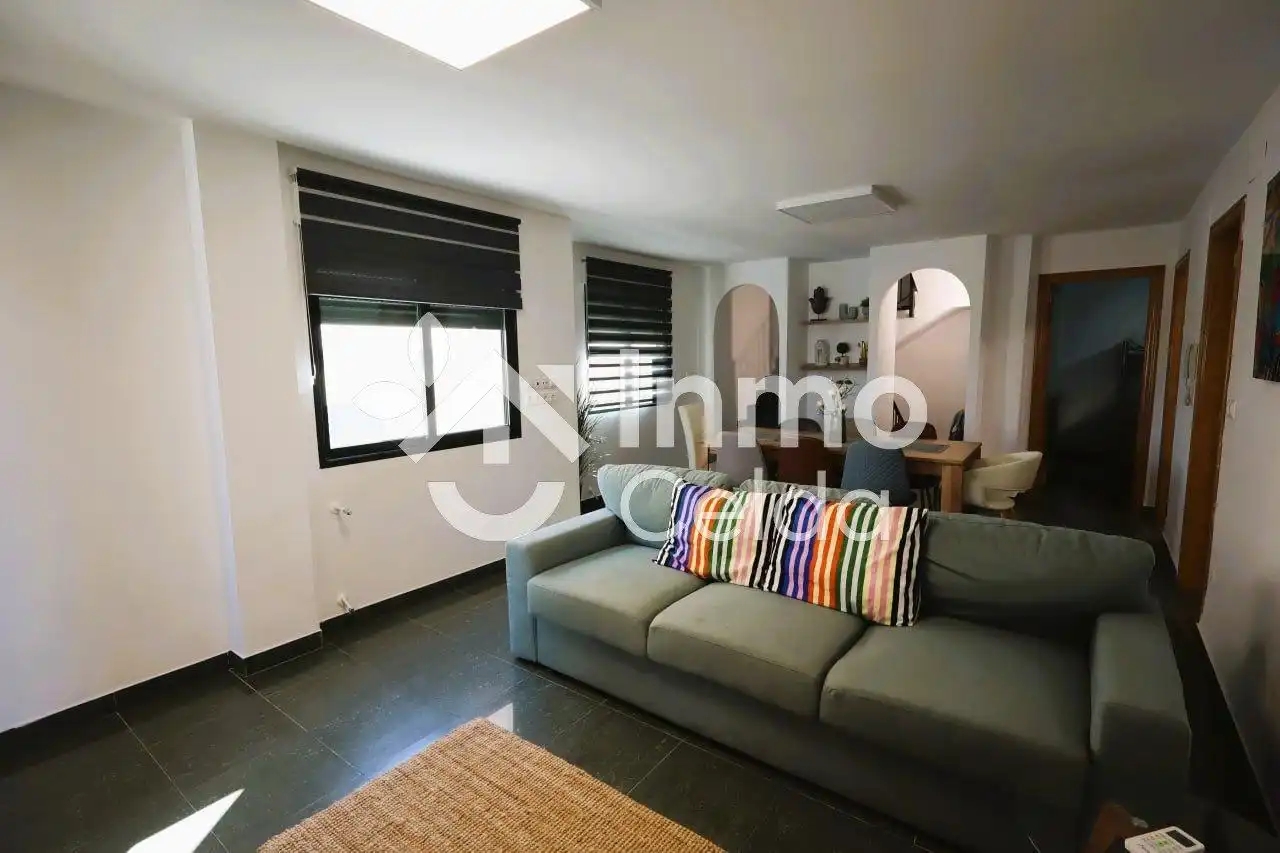 Sala de estar de Casa adosada en venta en Chiva con Aire acondicionado, Calefacción y Terraza