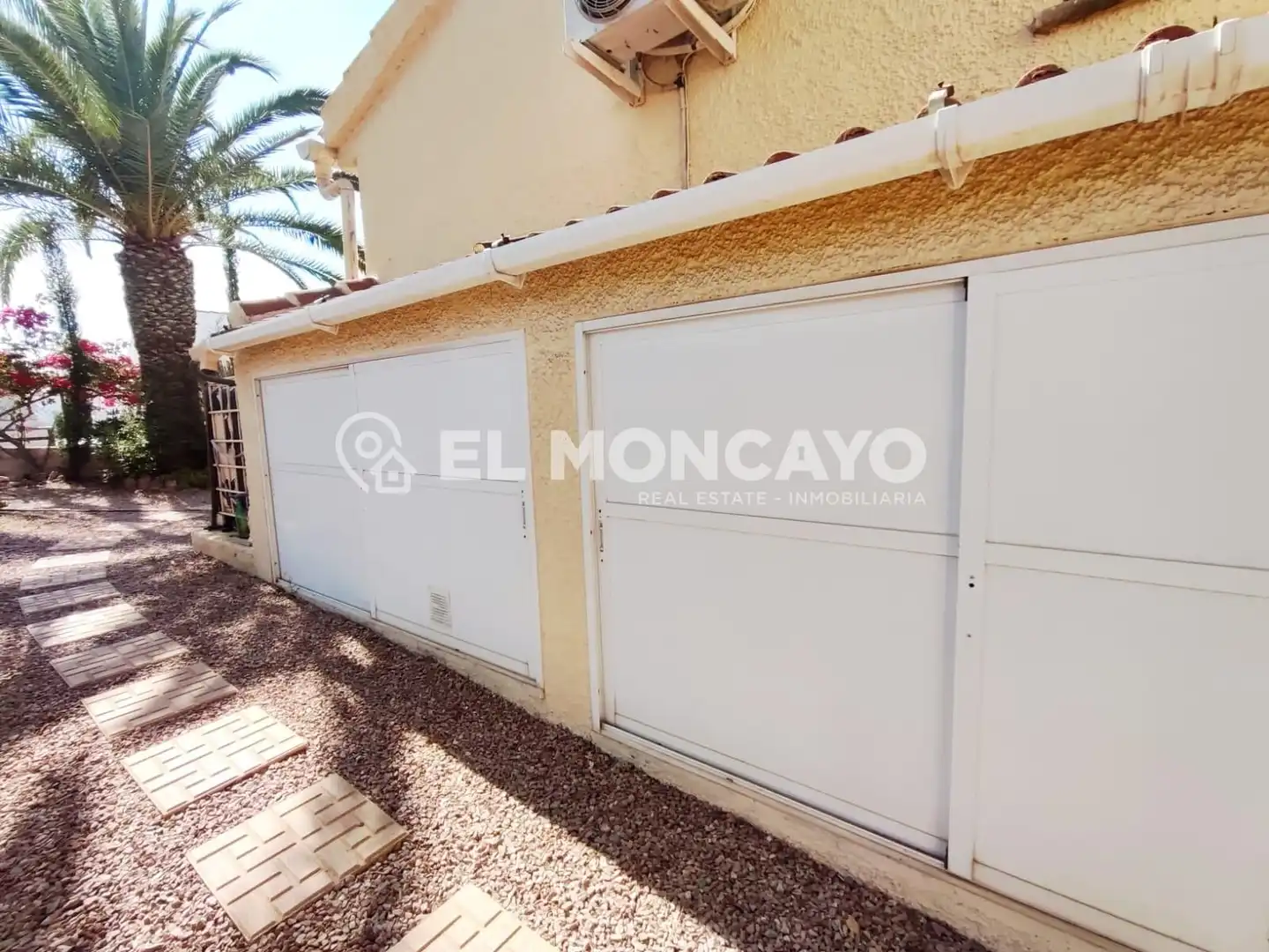 Vista exterior de Casa o xalet en venda en Rojales amb Aire condicionat, Calefacció i Jardí privat