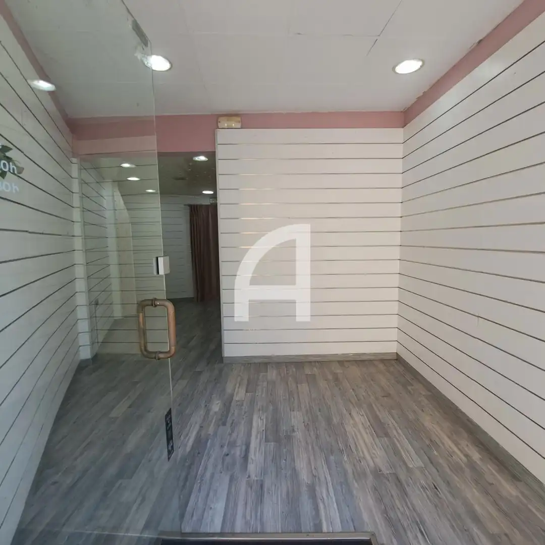 Locale commerciale in affitto a Major, imagen 4
