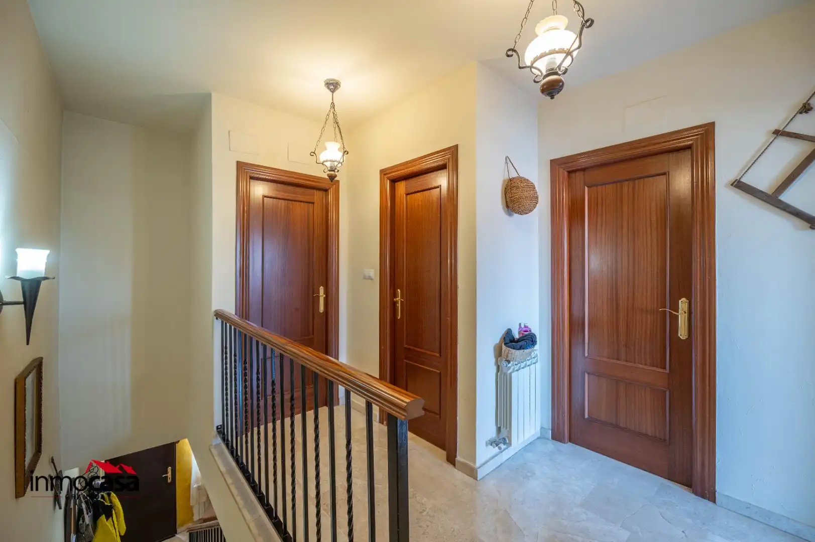 Casa adosada en venta en Jun con Aire acondicionado, Jardín privado y Piscina