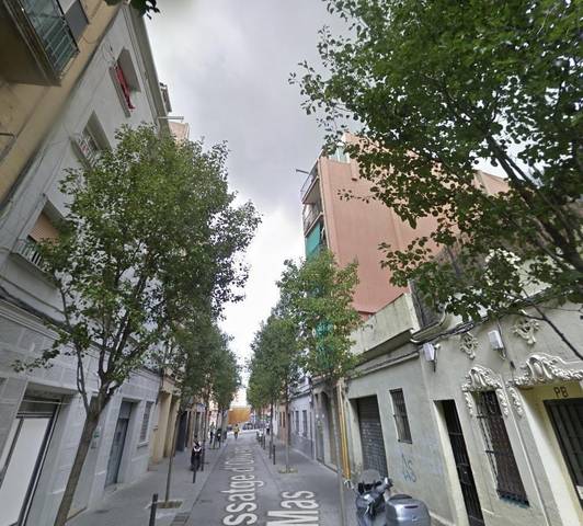 Piso en Venta en  d'Oliveras en La Torrassa