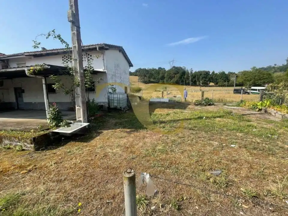 Casa o xalet en venda en Parres amb Calefacció, Jardí privat i Traster
