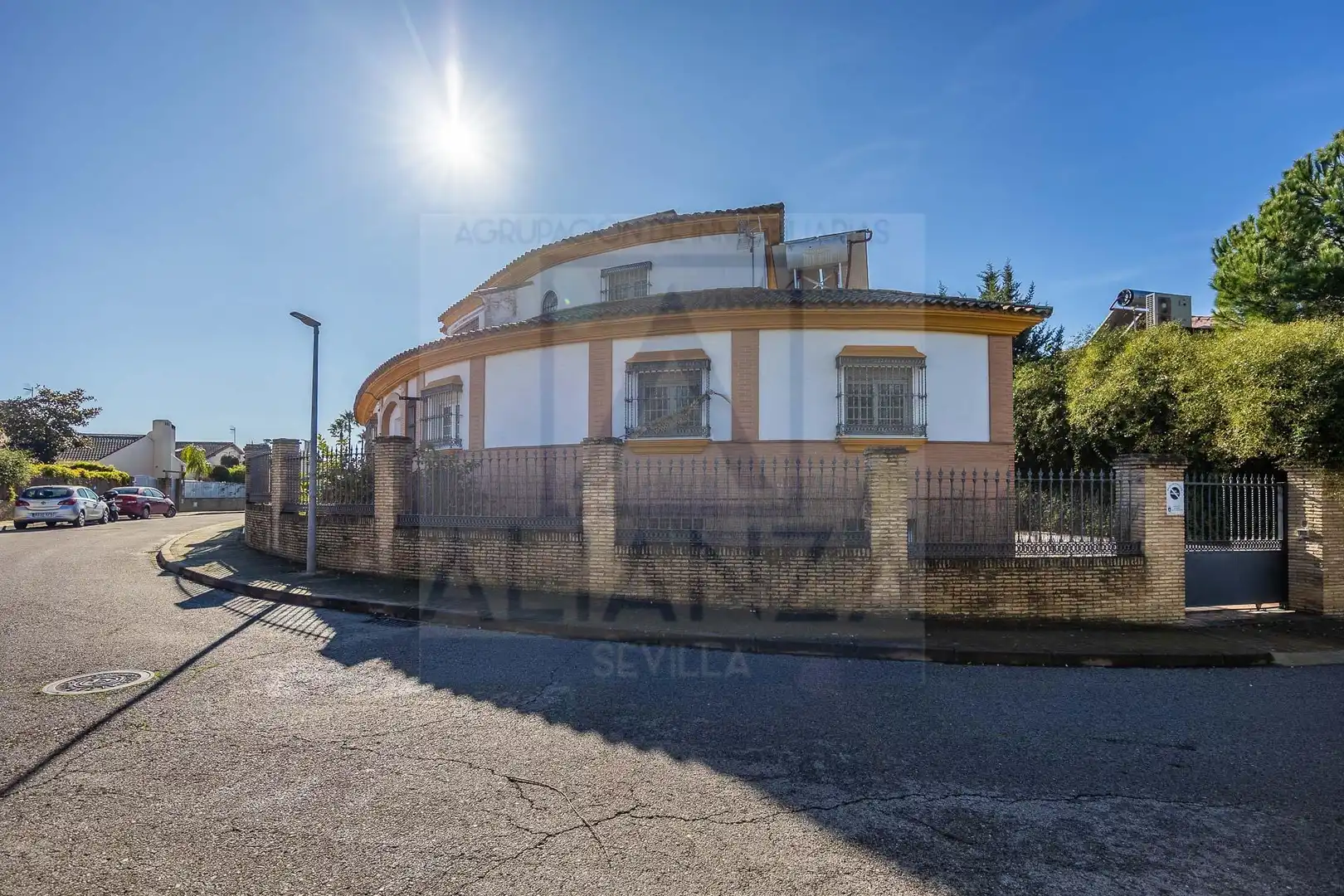 Exterior view of Houses for sale in Valencina de la Concepción  with Air Conditioner, Private garden and Community pool