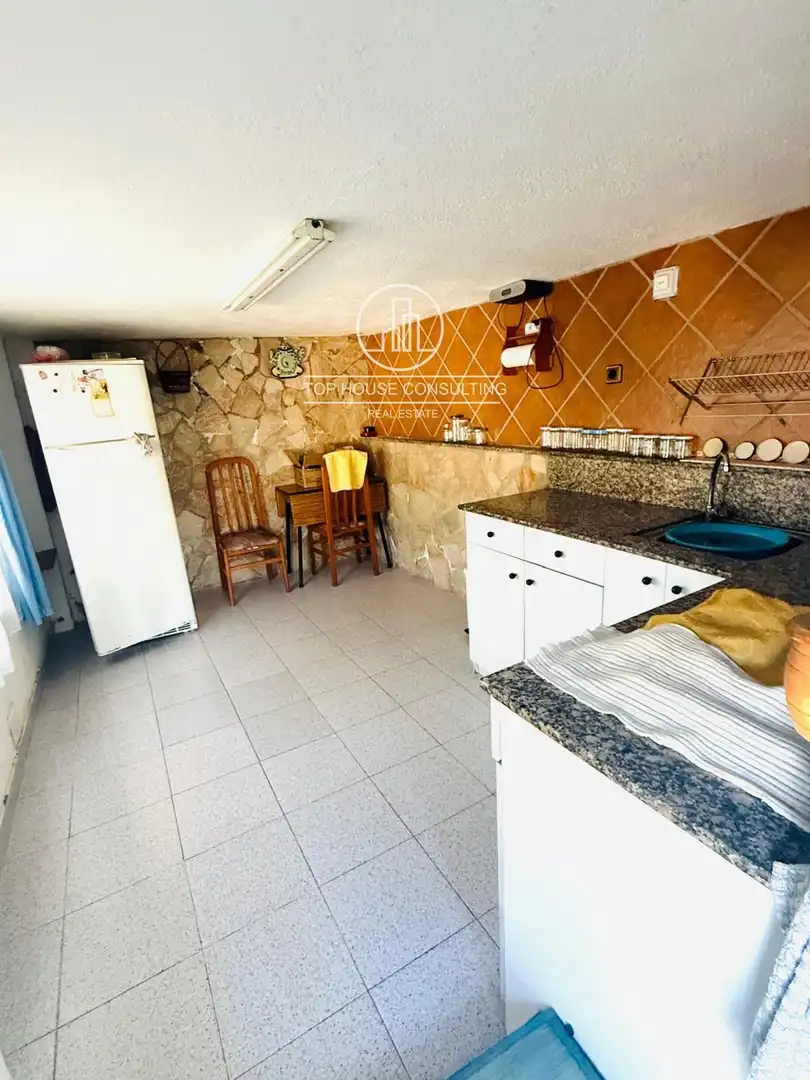 Cuina de Casa o xalet en venda en Arenys de Munt amb Calefacció, Terrassa i Moblat