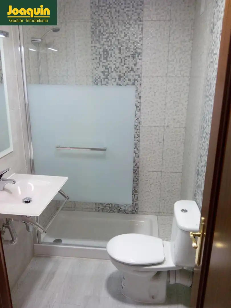 Badezimmer von Wohnung zur Miete in Córdoba