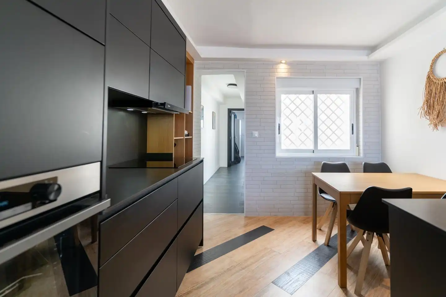 Küche von Wohnung zum Verkauf in Santa Pola mit Klimaanlage und Terrasse