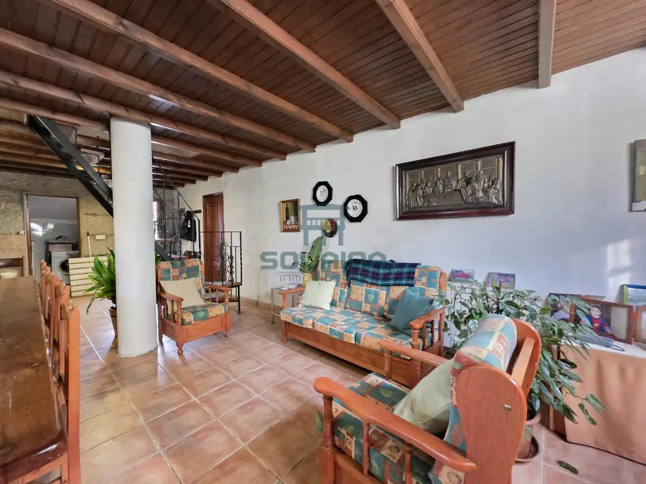 Sala d'estar de Casa o xalet en venda en Castrelo de Miño amb Calefacció, Jardí privat i Terrassa