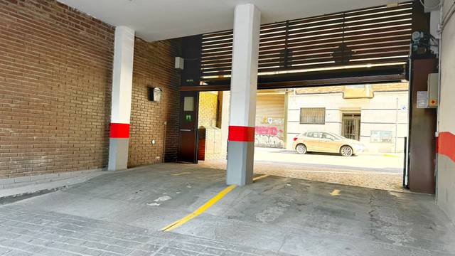 Garaje en Venta en Calle Cañete en San Isidro