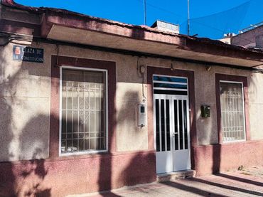 House for sale in Plaza Constitucion